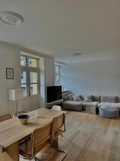 Good location - Private rooftop - 6