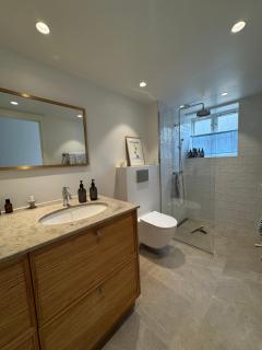 Good location - Private rooftop - 1