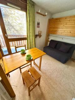 Studette avec balcon parking et casier à ski 2 min du Jandri 3S aux 2 Alpes - 0
