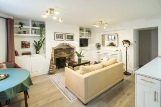Kensington Victorian 2 Bed Flat with Zen Garden - 8