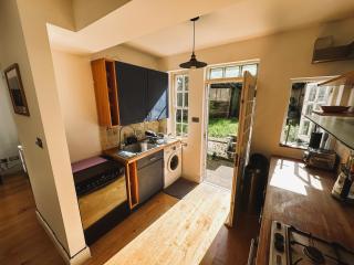 Majestic Property - Colindale - 3