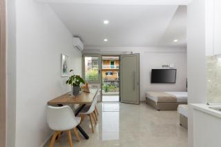 Oasis Apartments 4 - 6