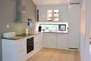 Peaceful, modern home, central with free parking - 5