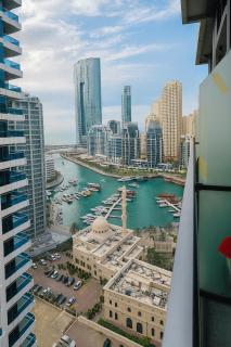 High-Floor Studio with Stunning Lake View in Dubai Marina - 9