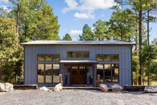 3 Br Sleeps 9 Hot Tub Playground Game Room - 6