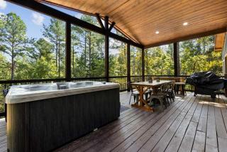 3 Br Sleeps 9 Hot Tub Playground Game Room - 9