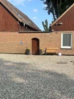 4 Schlafzimmer,2 Bäder, vollausgestatte Küche,Parkplatz,Wlan - 2