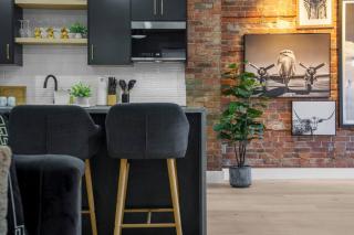 Sleek Brand New 1 Bedroom Condo - Downtown Luxury! - 8