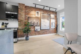 Sleek Brand New 1 Bedroom Condo - Downtown Luxury! - 7