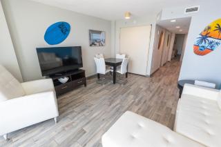 Remodeled 5th Floor Condo All Tile Near Boardwalk! - Myrtle Beach - 1