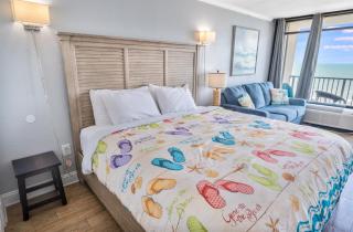 King Bed, Studio Oceanfront, Indoor Heated Pools! - 0
