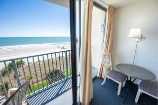 Low Floor 1BR, Direct Ocean Front Heated Pools! - 4