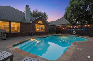 The Blue Holly - Bright & Spacious with a Pool - 0