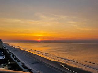 9th Floor Studio, Breathtaking Ocean Front, Pools! - 6