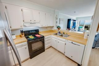 Coastal Beachfront Getaway Poolside and Oceanfront - Myrtle Beach - 5