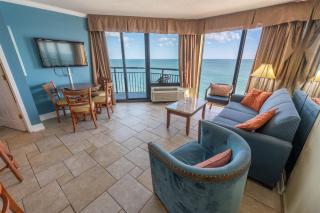 New Coastal Charm, Direct Oceanfront Views, Pools! - 0