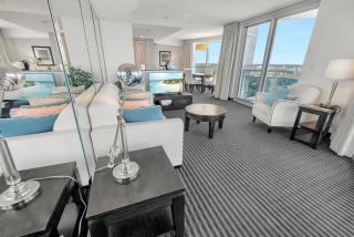 New HIGH 18th FLOOR, One of the Best Views in MB! - 7