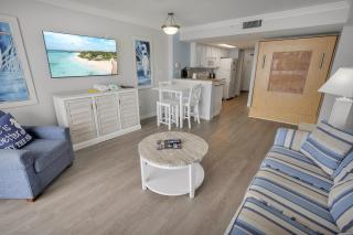New Paradise Resort,Direct Oceanfront Views,Pools! - 4