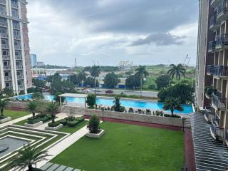 City View Staycation Monarch Parksuites near MOA - 5