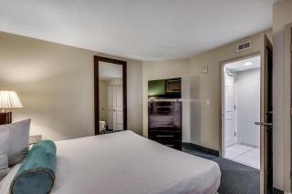 3BR Direct Oceanfront at Oceans One, Pools, Modern - 3