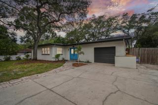 Mad Beach HideAway - Private Pool 4 Bed 3 Bath - 3