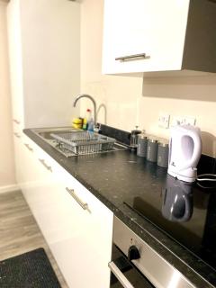 Cozy Heights 2 Bed With Juliet Balcony and Free Secure Parking - Manchester - 3