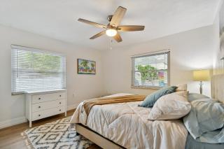 Mad Beach HideAway - Private Pool 4 Bed 3 Bath - 1