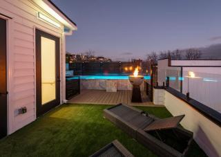 Large Groups - 2mi from Downtown - Sleeps 24 - 8