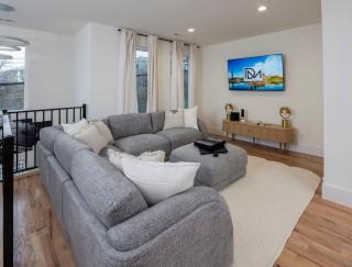 Large Groups - 2mi from Downtown - Sleeps 24 - 6