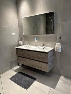 Palm Royal Condo - Palm-Eagle Beach - 6