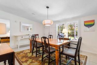 3 Bedroom Vacation Home with Salt Water Pool - 6