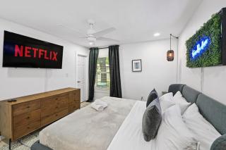 Upscale 4BR Residence Quick Access to Downtown - 7