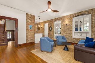 Walk to Schlitterbahn & Downtown Sleeps 12 - 1