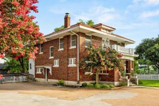 Walk to Schlitterbahn & Downtown Sleeps 12 - New Braunfels - 6