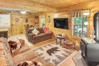 Hike, Ride and Unwind Secluded Retreat in Jamestown - 7
