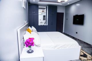 PEK Villa, Cozy Luxury Hideouts, 25 mins from Airport - 5