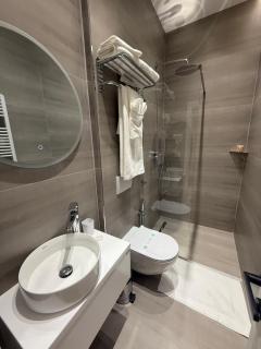 4 Rooms Tirana - 6