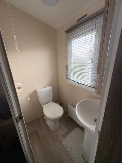 T&J Seaview at Pengarreg - 2