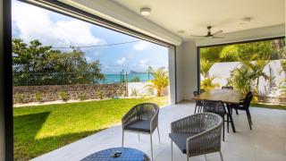 Azur Beachfront Suites - 8