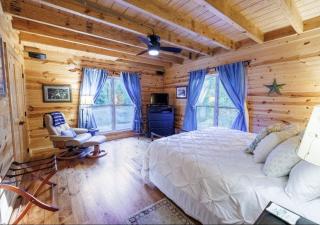 Mossy Rock Retreat - Hot Tub, Fire Pit, Near Falls - 2