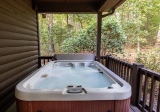 Mossy Rock Retreat - Hot Tub, Fire Pit, Near Falls - 5