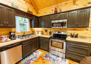 Mossy Rock Retreat - Hot Tub, Fire Pit, Near Falls - 6