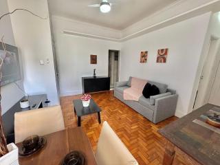 Conforto a 50 metros da Praia Posto 6 JN44-503 - 1