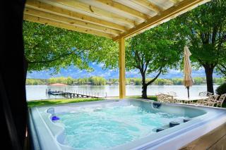300 Degree Views, NEW HotTub, Firepit, Lighthouse - 9