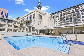 Relaxing 1BR CBD Retreat with Rooftop pool & Gym - 8
