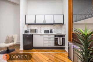 Relaxing 1BR CBD Retreat with Rooftop pool & Gym - 5