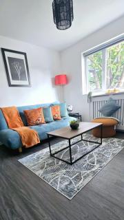 Corby Stay 2BR Work Trips & Family Friendly - Corby - 2