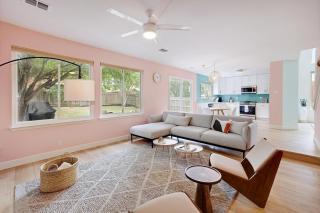 Modern 3BR Retreat with Gym Ping Pong by Domain Q2 - 2