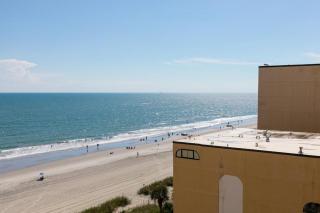 Cozy Beach Condo with Full Kitchen - 5
