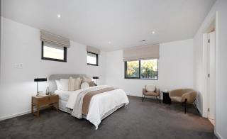 Bayside 4 bed in Sandringham w Spa and sunset views - 2